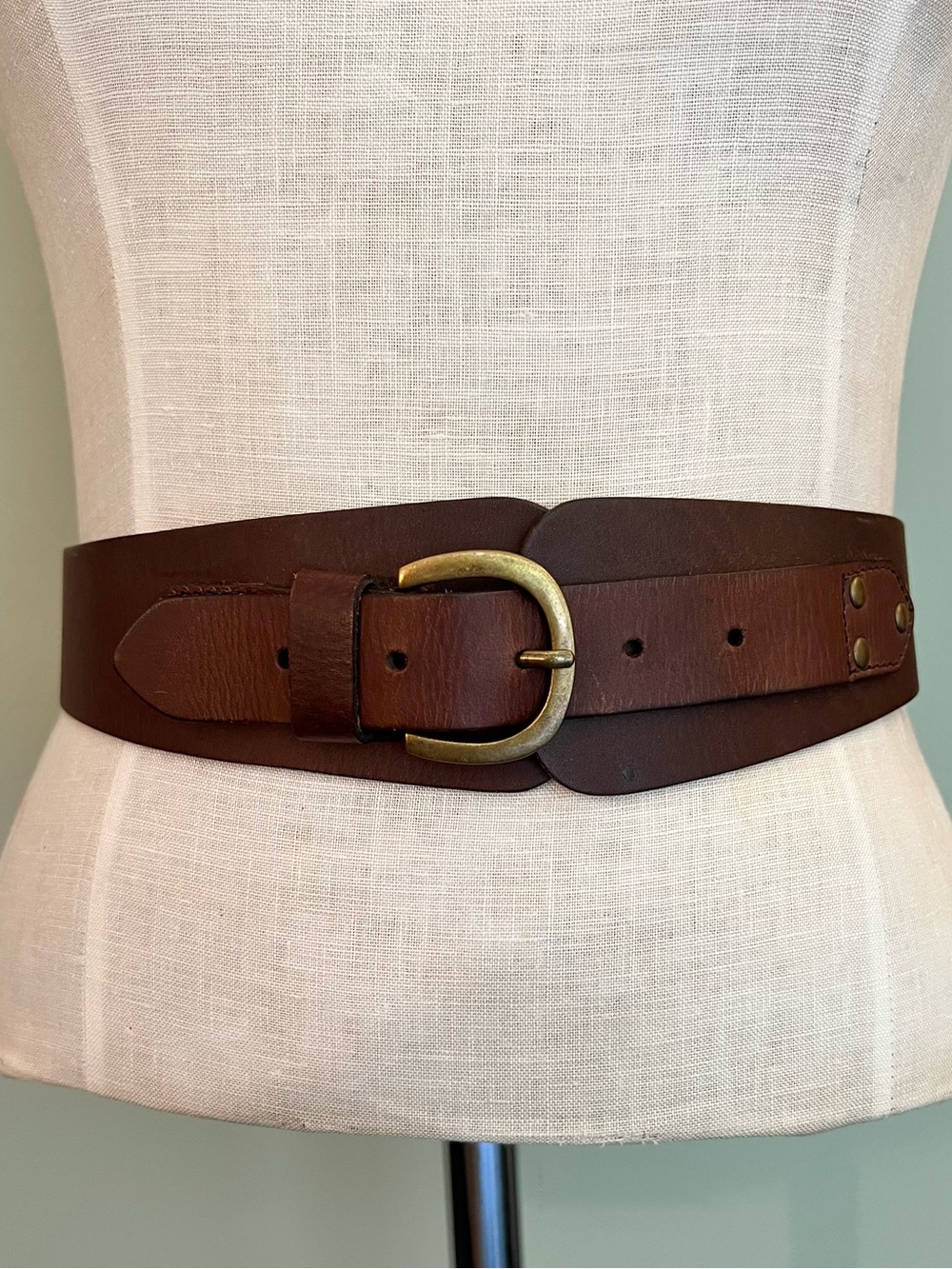 Vintage 1950s Style Women’s Brown Leather Belt with Brass-Tone Buckle - Picture 3 of 14